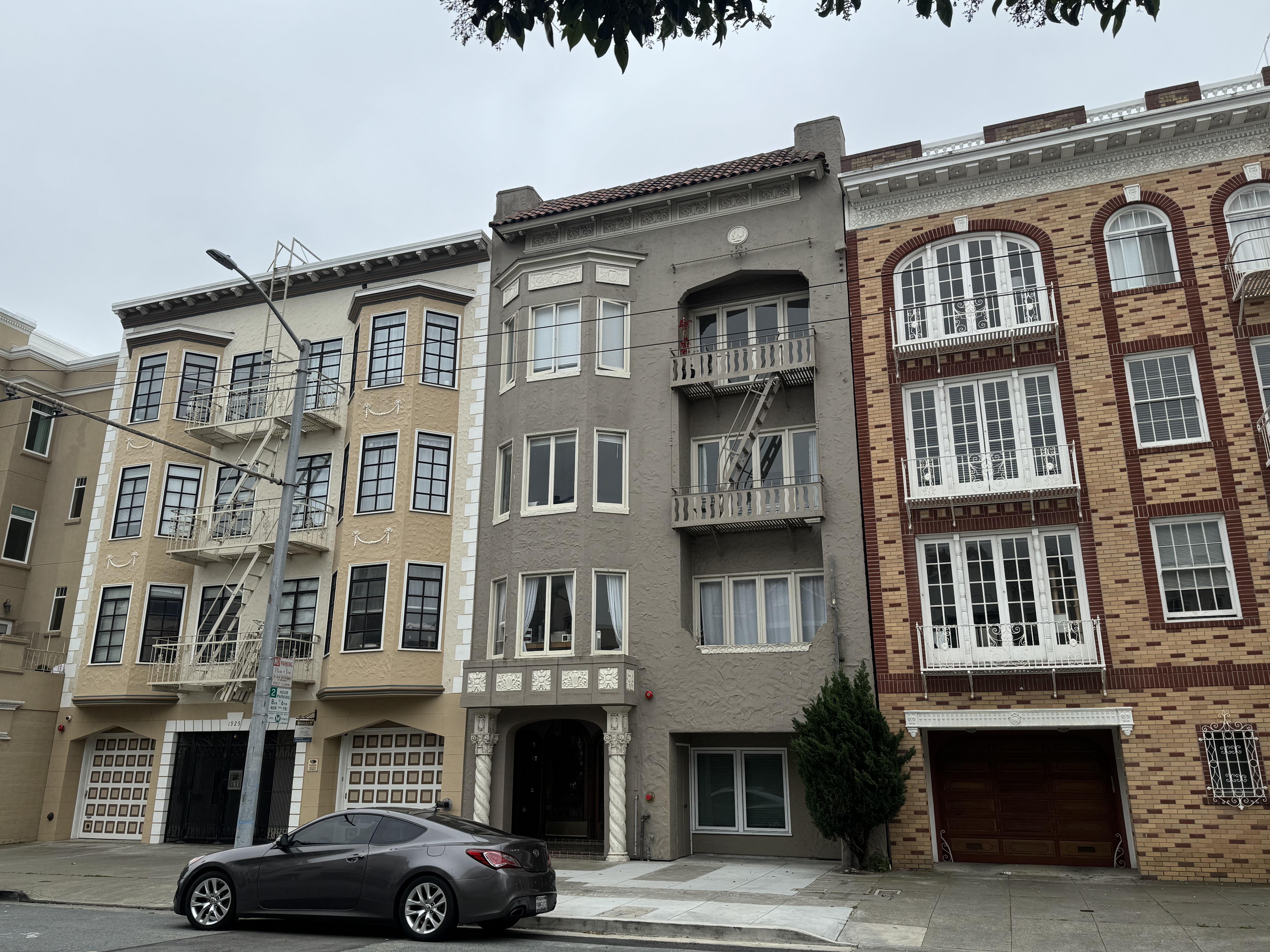 1935 Jefferson Street photo 2